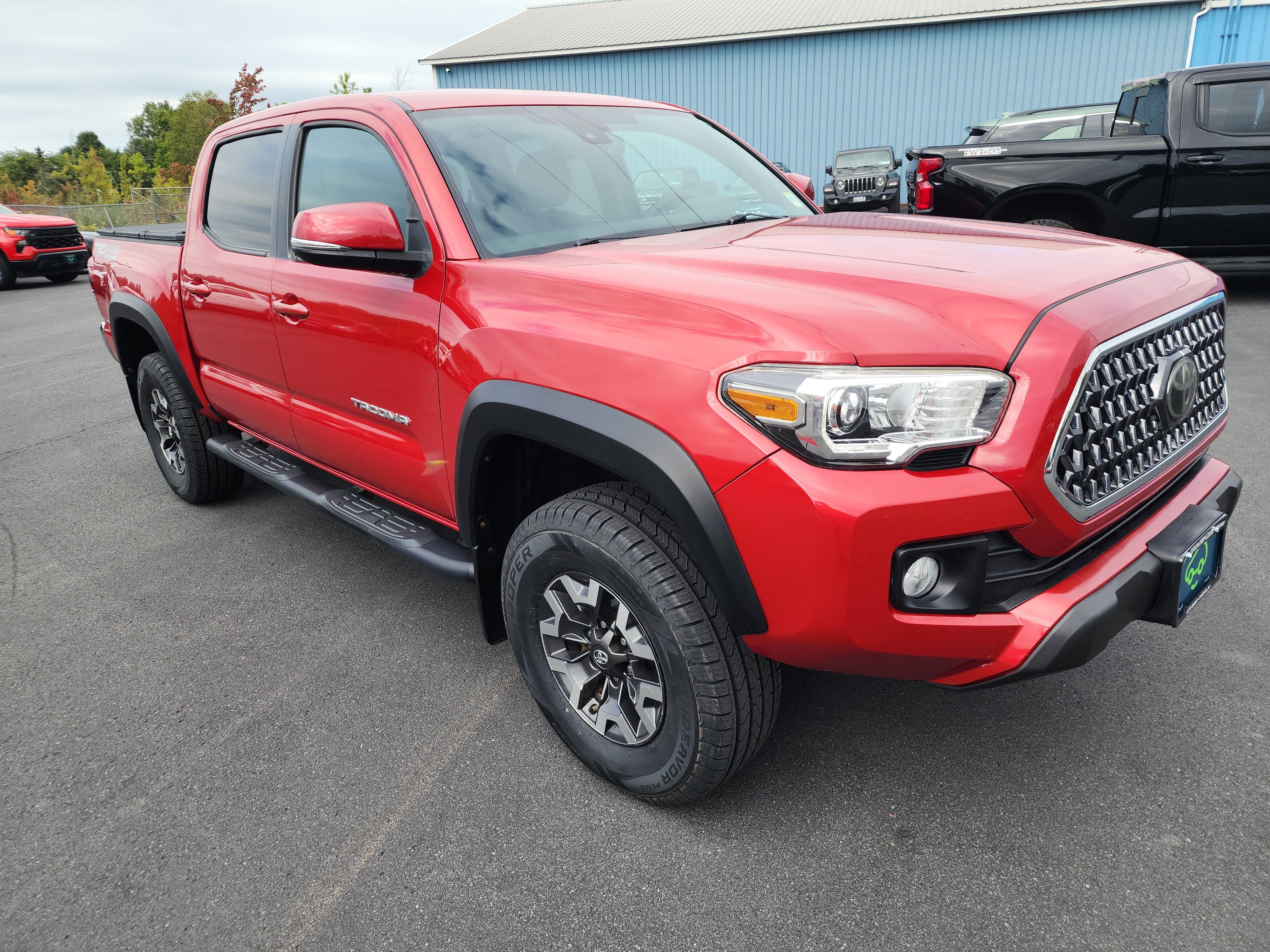 Used 2019 Toyota Tacoma TRD Off-Road AWD/4WD image 2