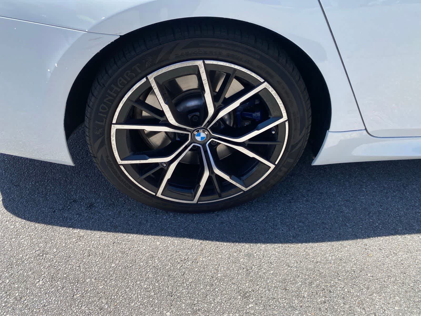Used 2023 BMW 540i w/ M Sport Package RWD image 6