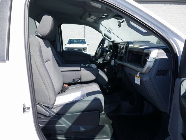 New 2024 Ford F550 4x4 Regular Cab Super Duty image 23