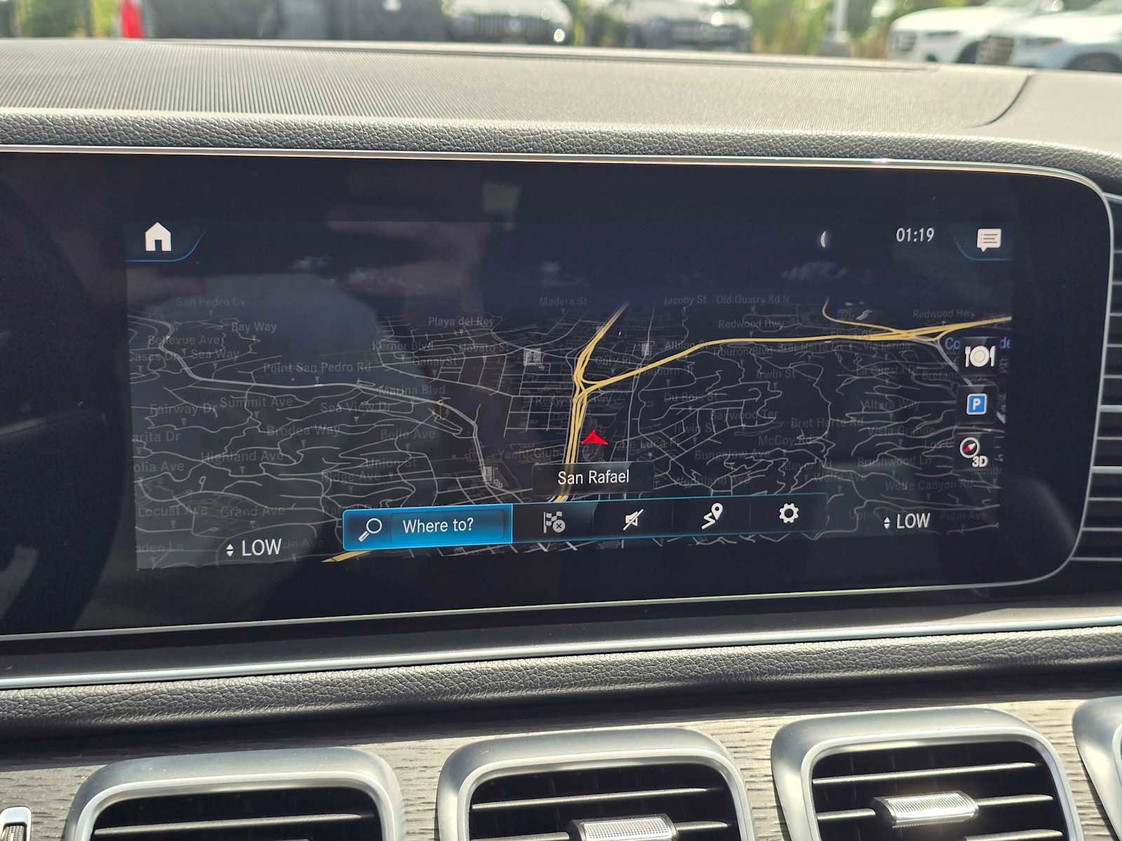 Used 2022 Mercedes-Benz GLE 350 4MATIC w/ Premium Package image 34