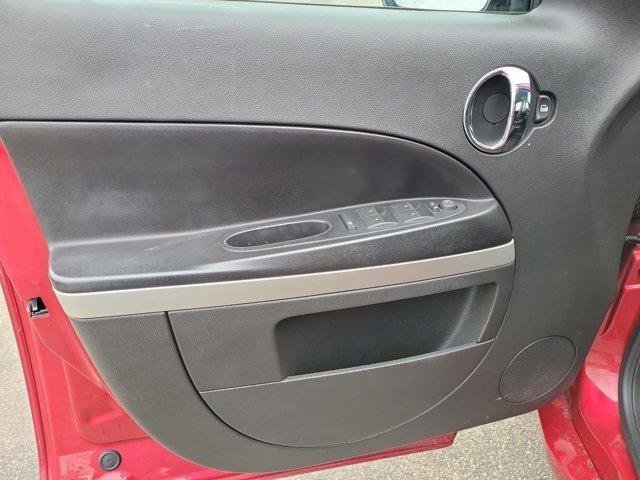 Used 2010 Chevrolet HHR LT image 14