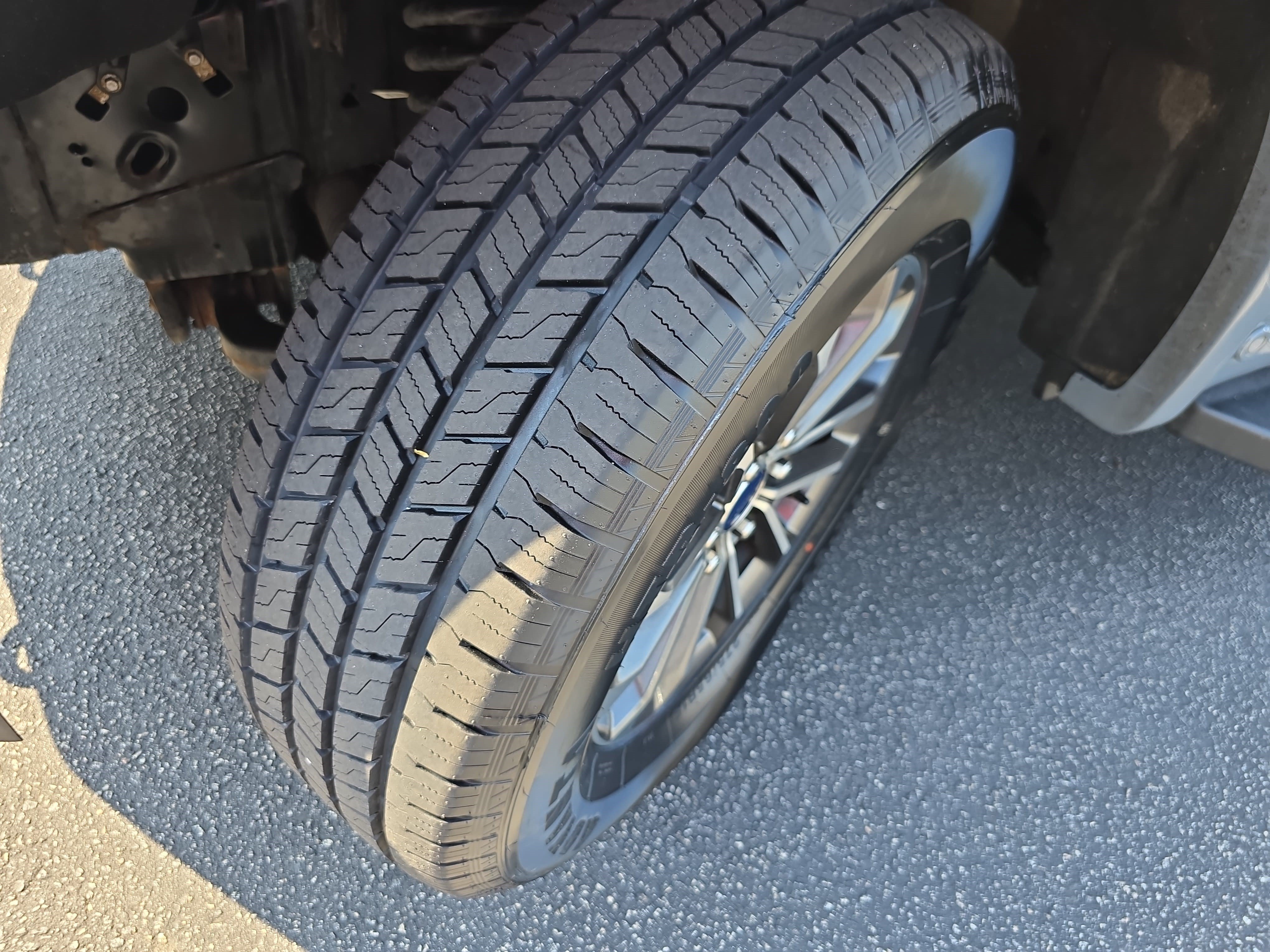 Used 2019 Ford F150 Lariat w/ Equipment Group 502A Luxury AWD/4WD image 31