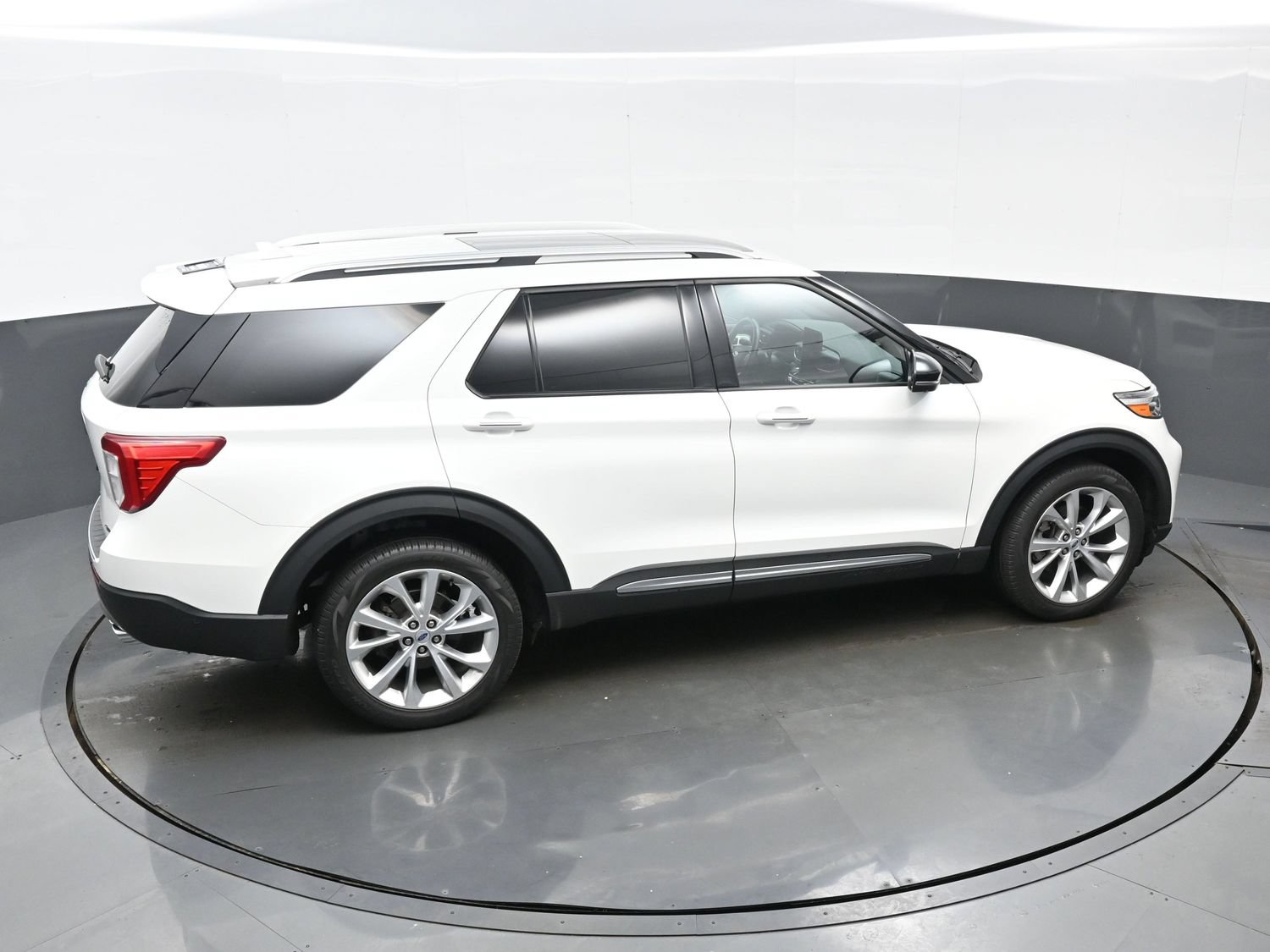 Used 2023 Ford Explorer Platinum AWD/4WD image 41