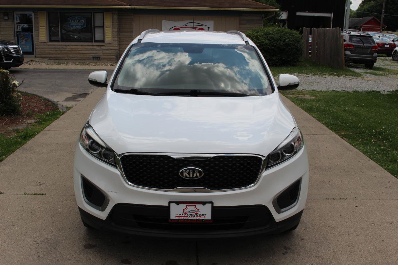 Used 2017 Kia Sorento FWD image 4
