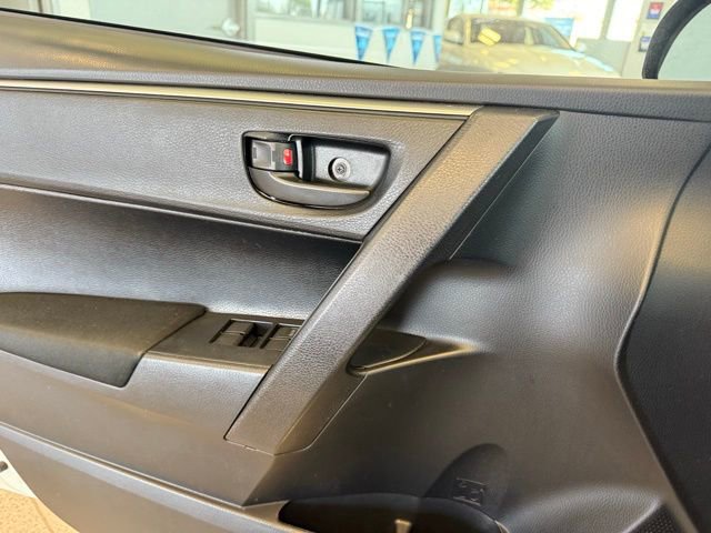 Used 2015 Toyota Corolla L image 15