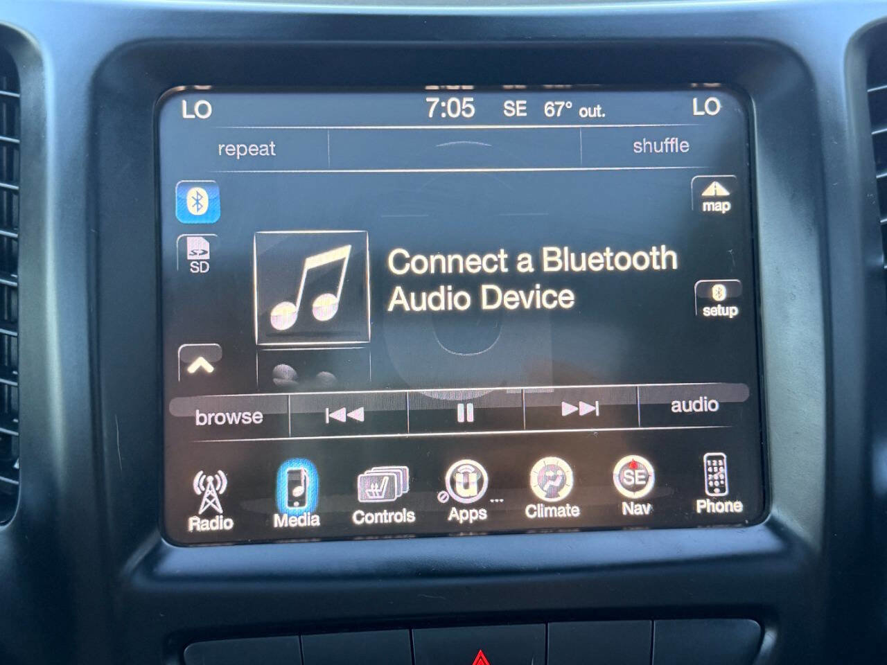 Used 2015 Jeep Cherokee Limited w/ Luxury Group image 42