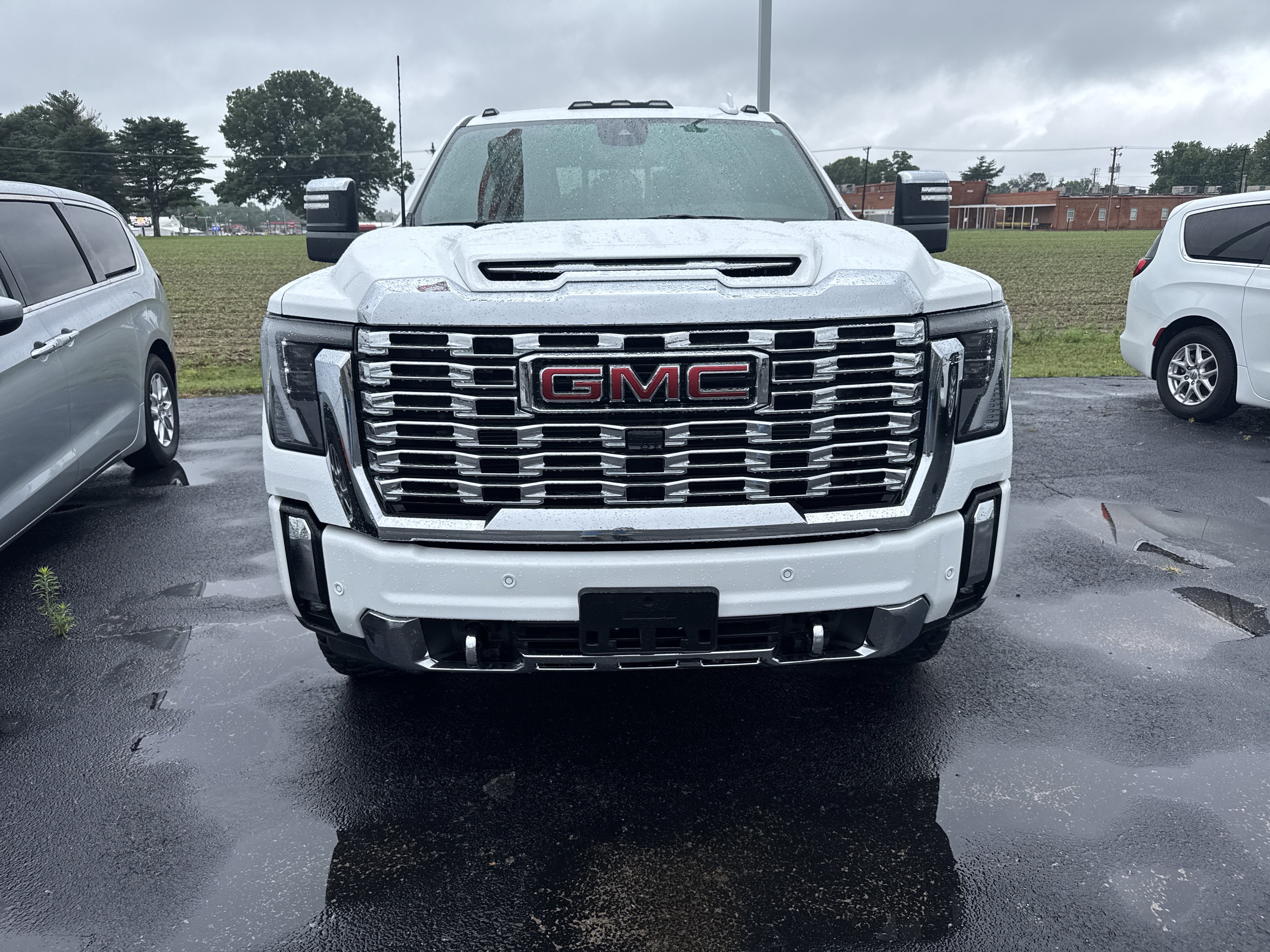 Used 2025 GMC Sierra 2500 Denali AWD/4WD image 6