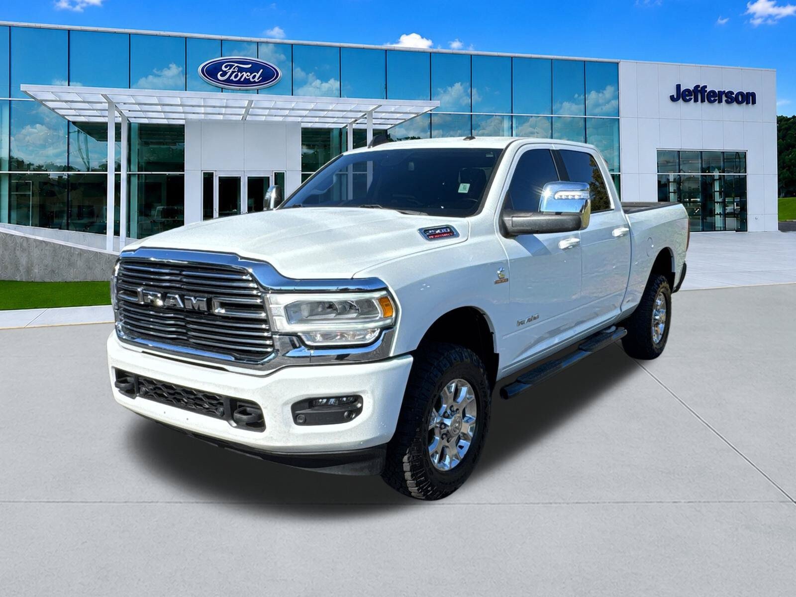 Used 2024 RAM 2500 Laramie AWD/4WD image 3