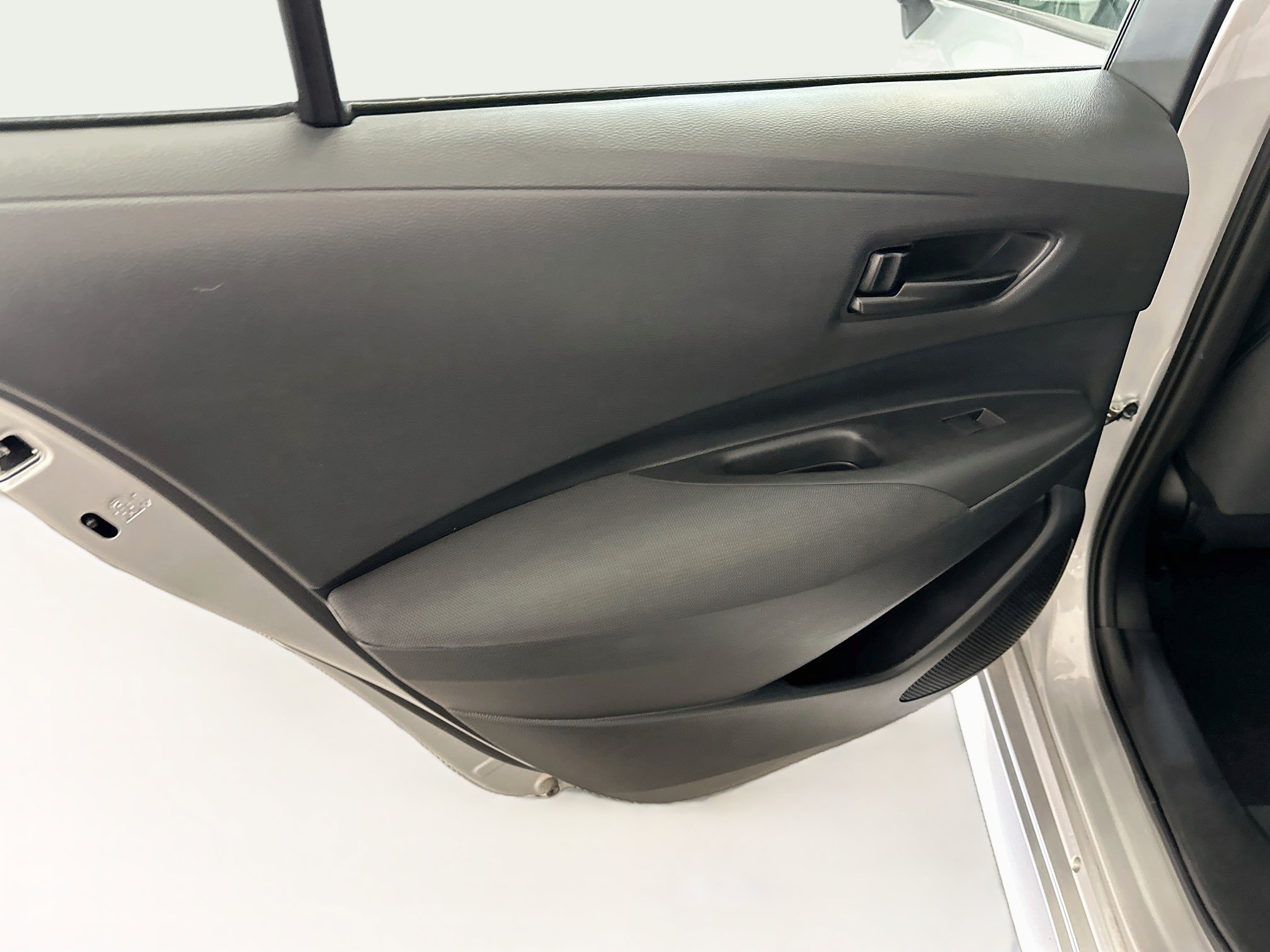 Used 2025 Toyota Corolla LE FWD image 27