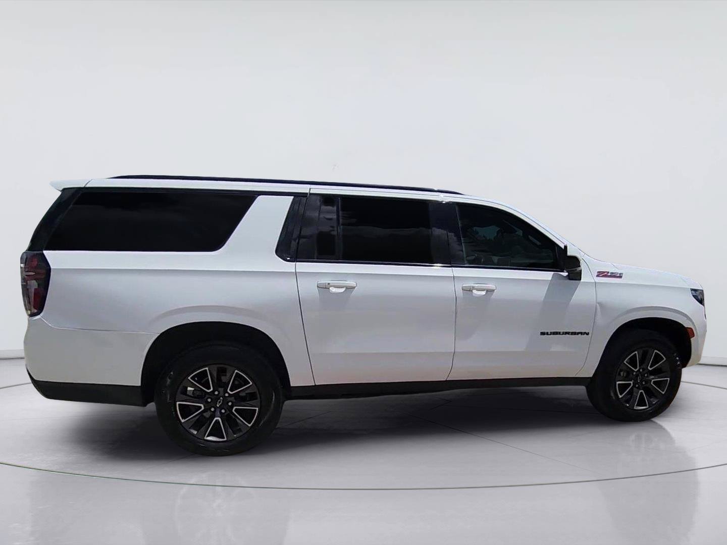 Certified 2022 Chevrolet Suburban Z71 AWD/4WD image 9