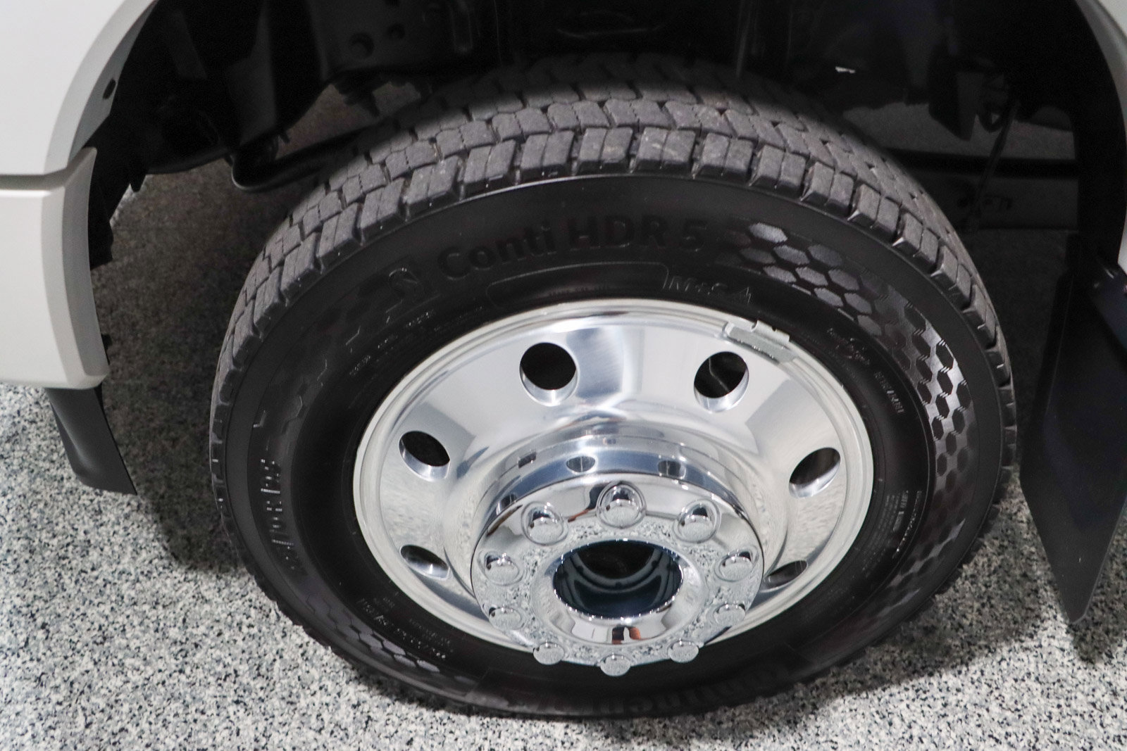 Used 2025 Ford F450 Platinum w/ FX4 Off-Road Package AWD/4WD image 11
