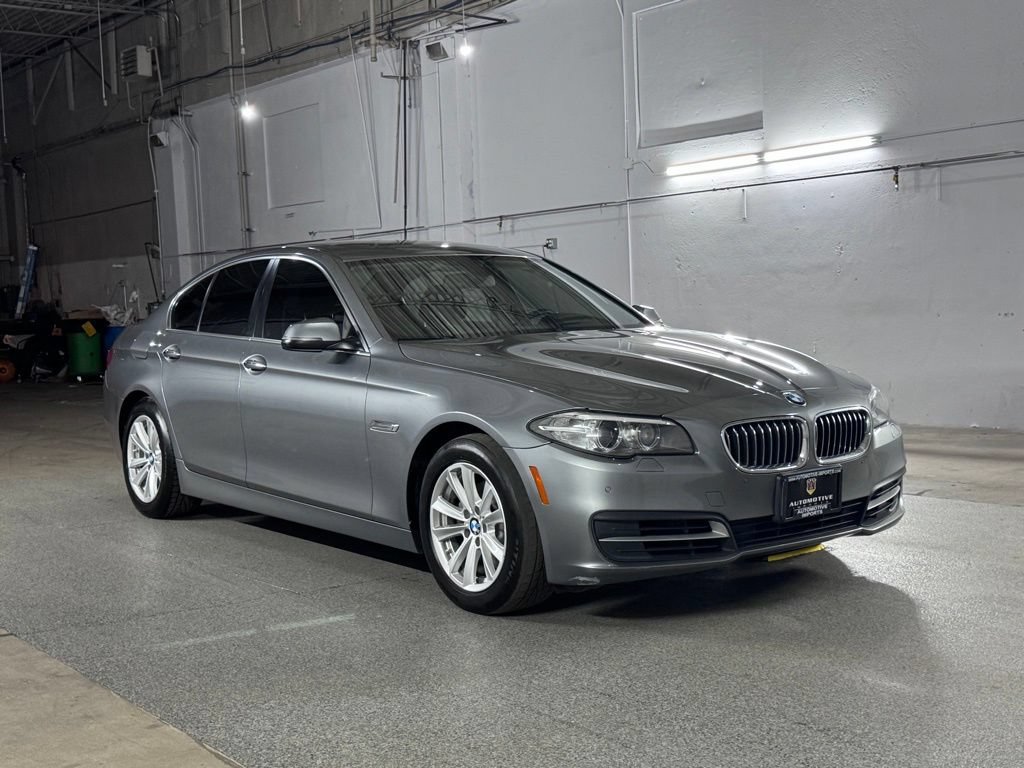 Used 2014 BMW 528i xDrive Sedan AWD/4WD image 3