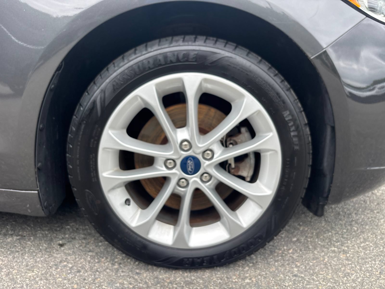 Used 2019 Ford Fusion Energi Titanium FWD image 37