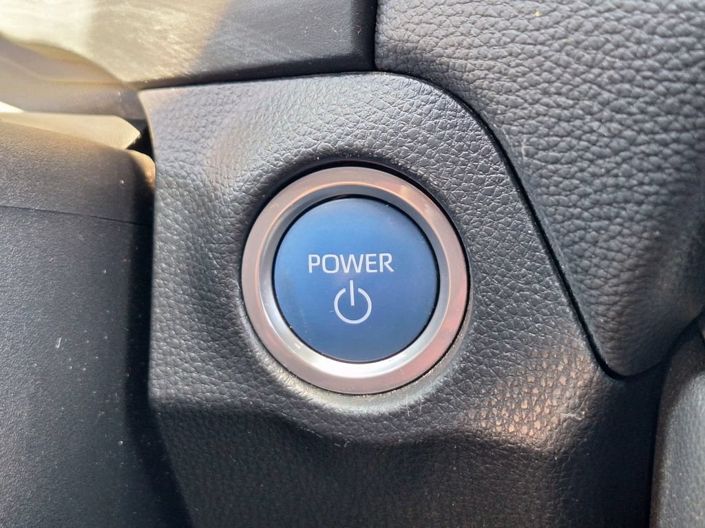 Used 2021 Toyota RAV4 SE w/ Weather & Moonroof Package AWD/4WD image 23