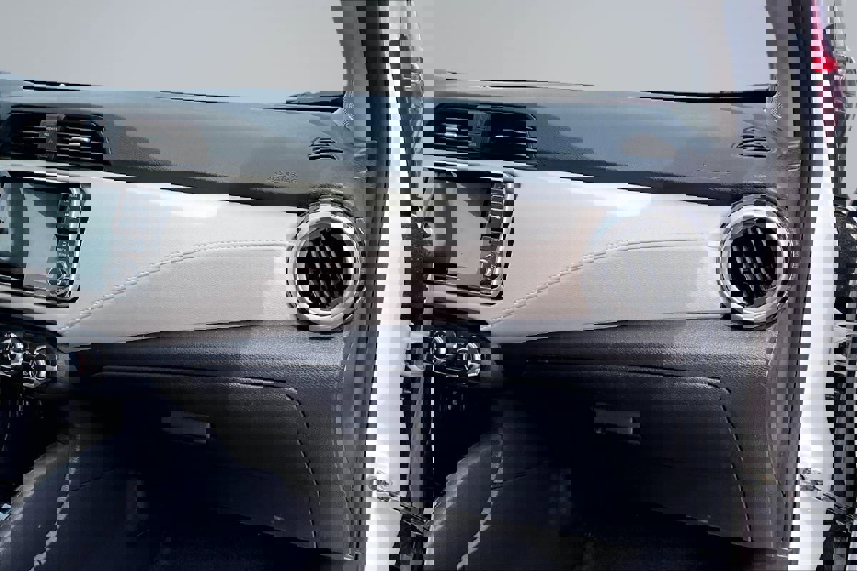 Used 2021 Nissan Versa SV image 17