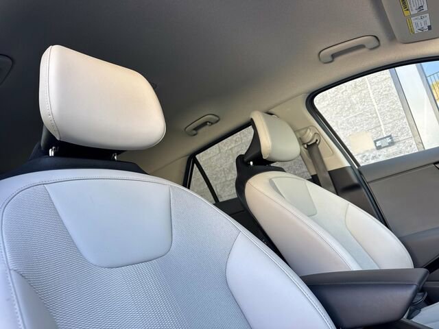 Used 2024 Kia Niro EX FWD image 20