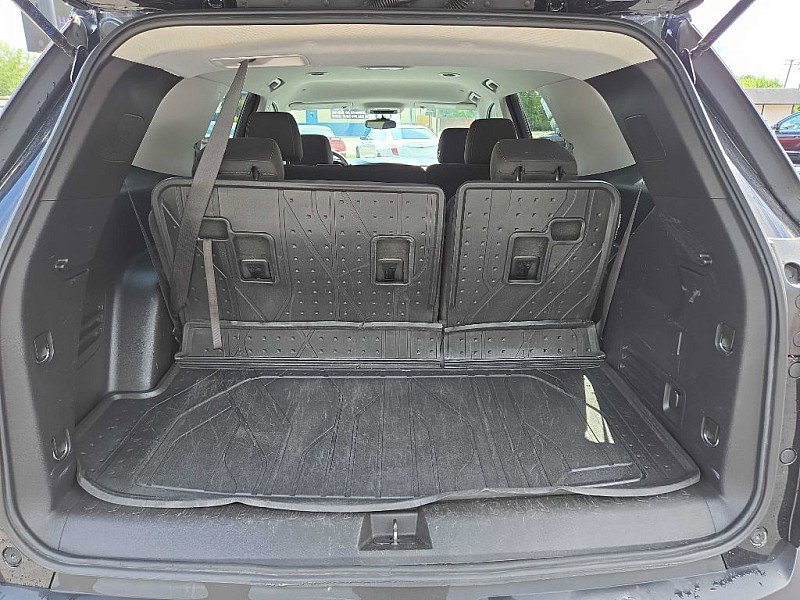 Used 2021 Chevrolet Traverse LS image 14
