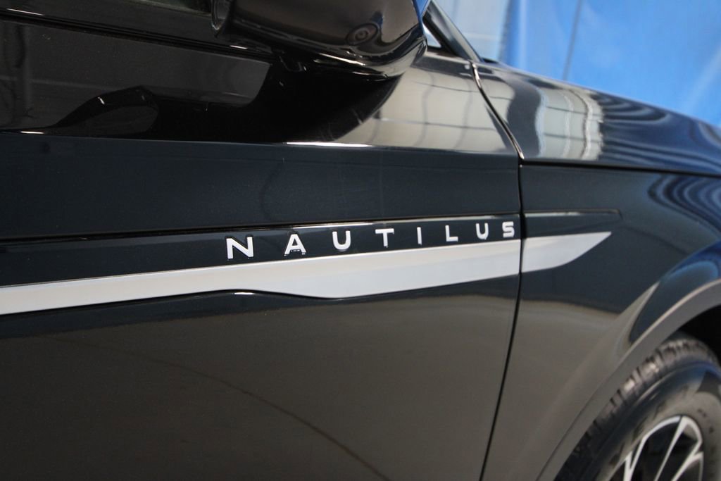 Used 2024 Lincoln Nautilus Premier image 37