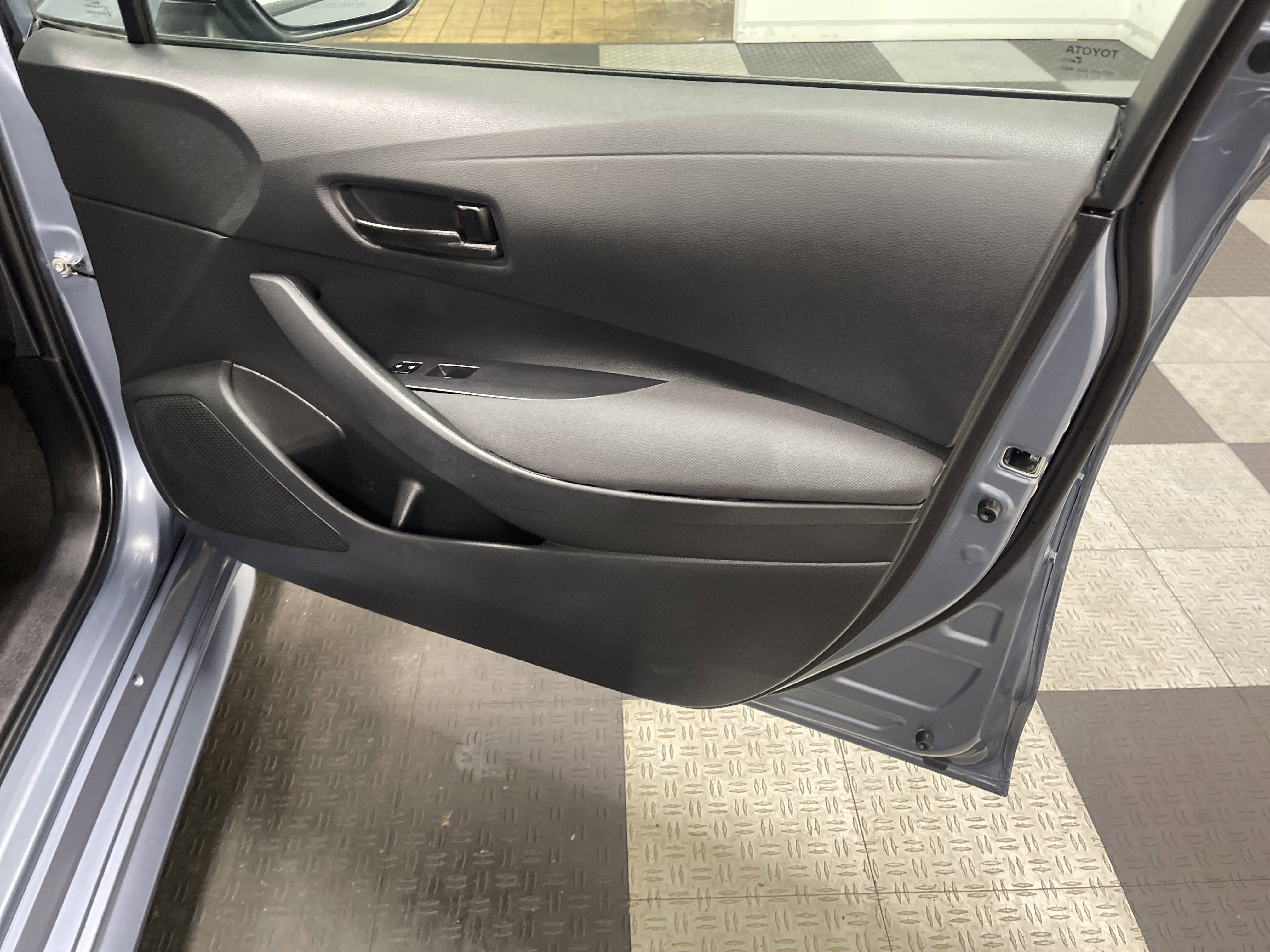 Used 2024 Toyota Corolla LE image 23