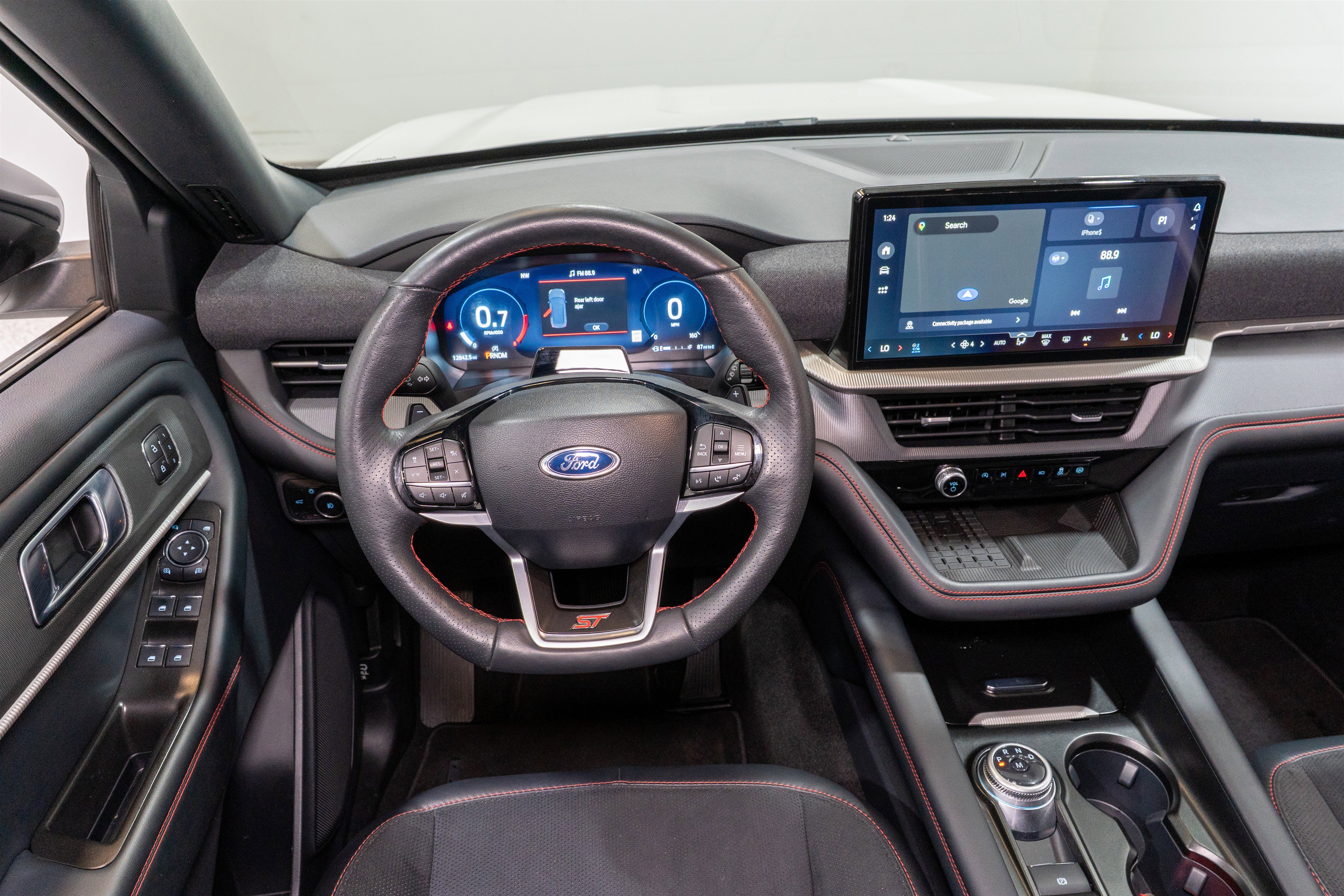 Used 2025 Ford Explorer ST AWD/4WD image 11