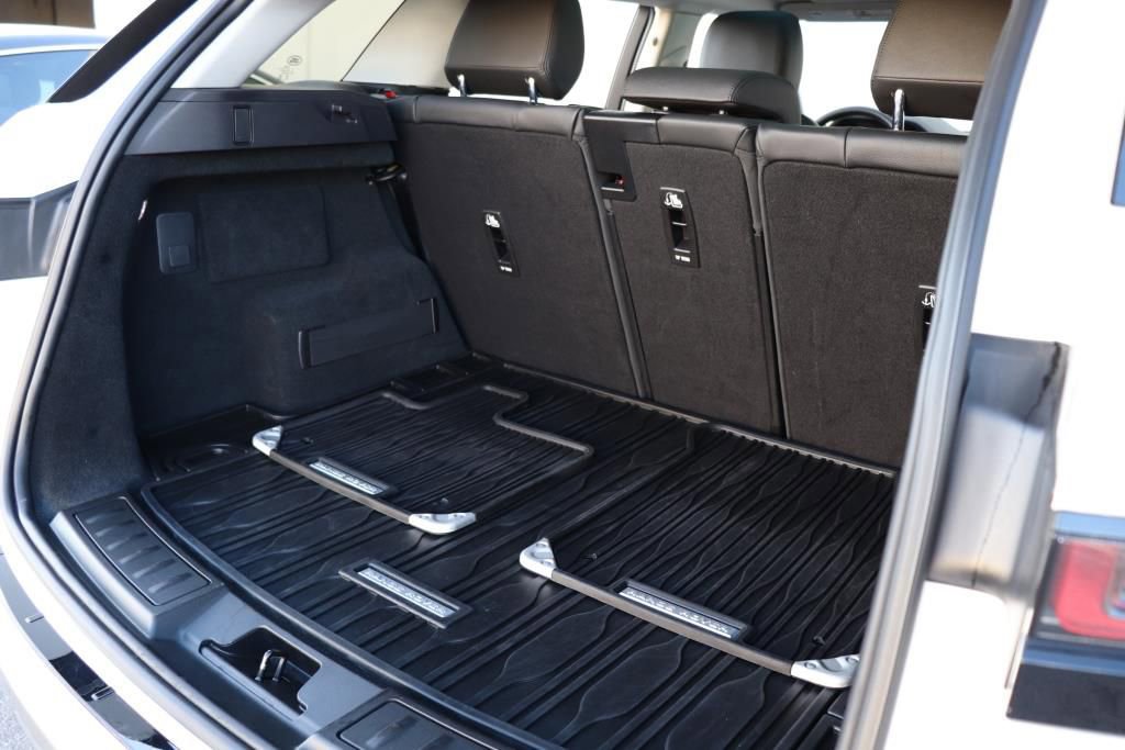 Used 2023 Land Rover Range Rover Evoque SE image 25