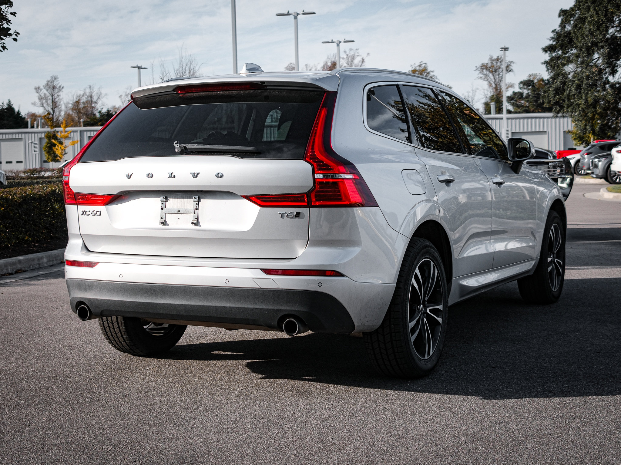 Used 2020 Volvo XC60 T6 Momentum image 10