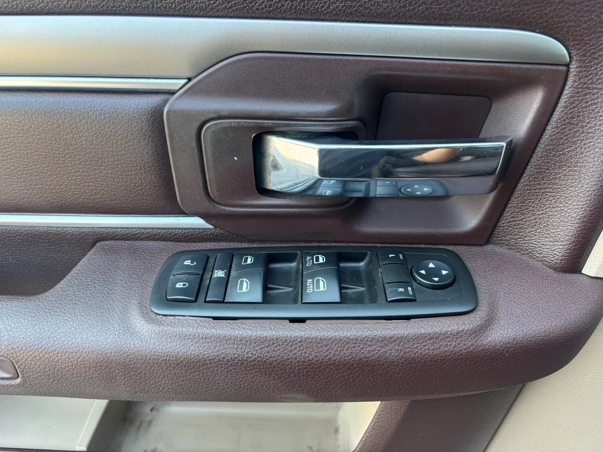 Used 2014 RAM 2500 SLT AWD/4WD image 20