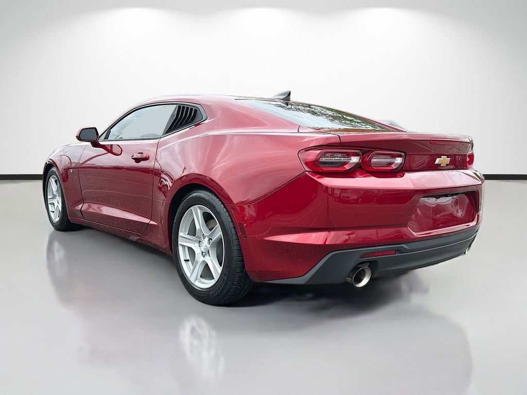 Used 2021 Chevrolet Camaro LT w/ Technology Package image 5