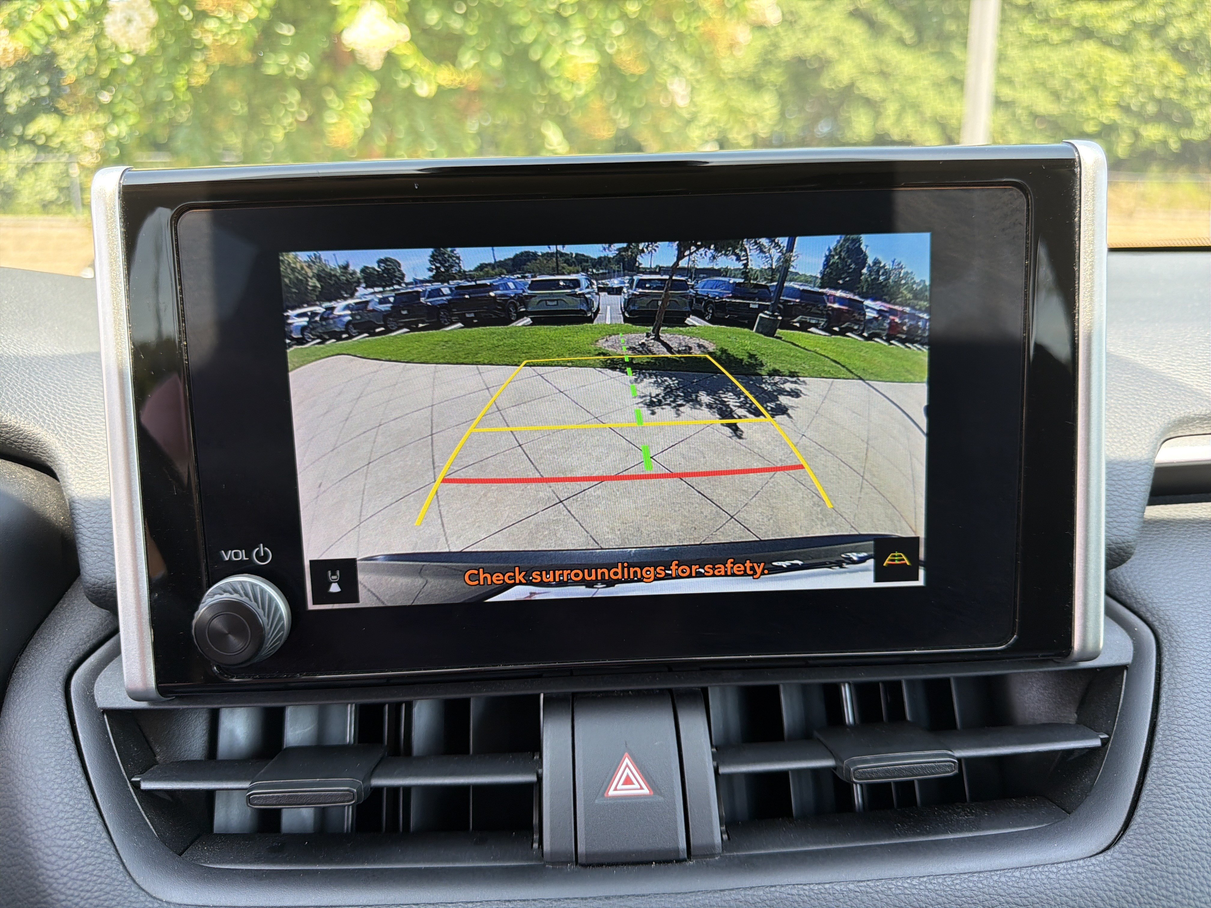 Used 2025 Toyota RAV4 XLE FWD image 28