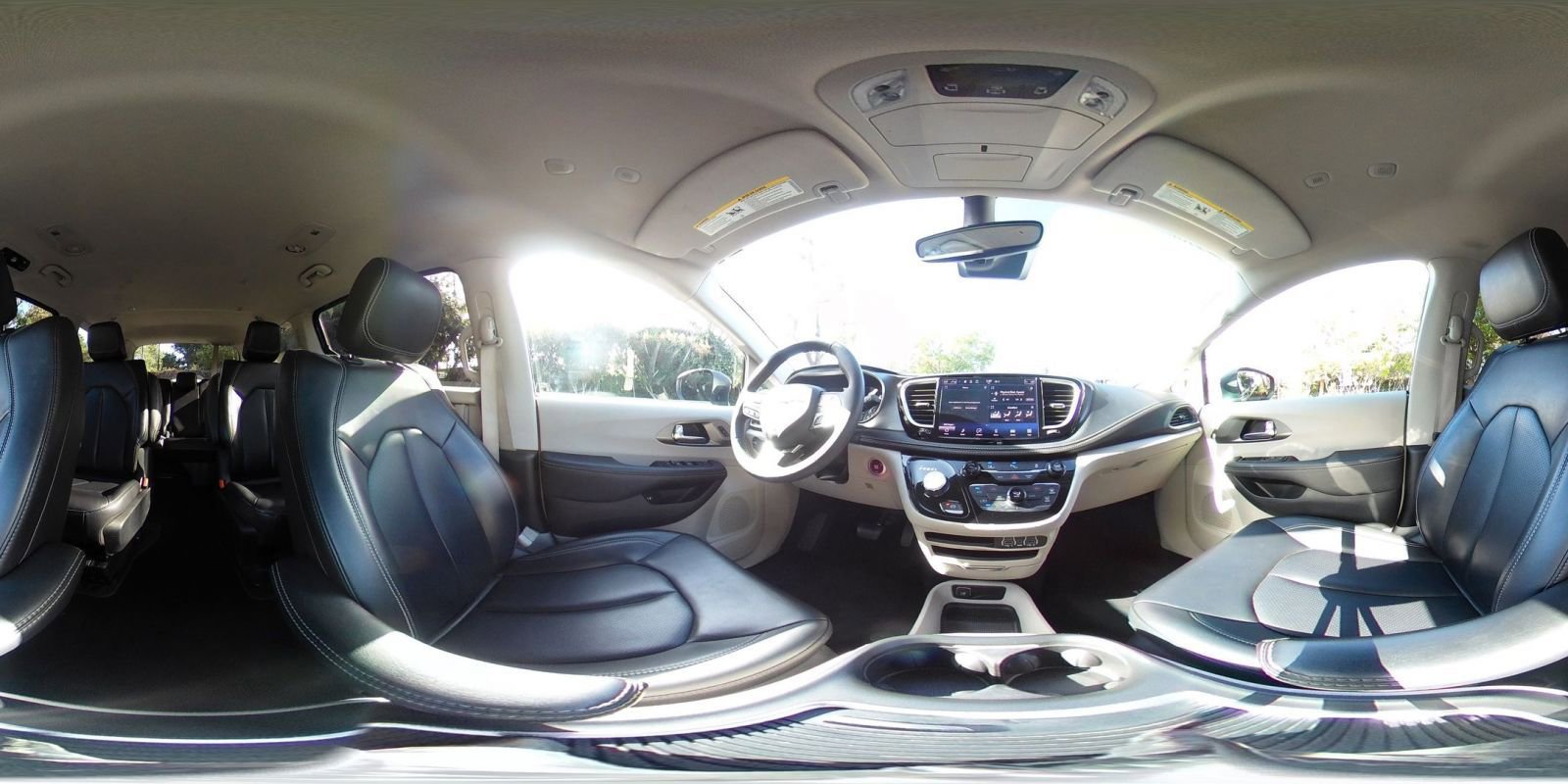 Used 2023 Chrysler Pacifica Touring-L FWD image 43