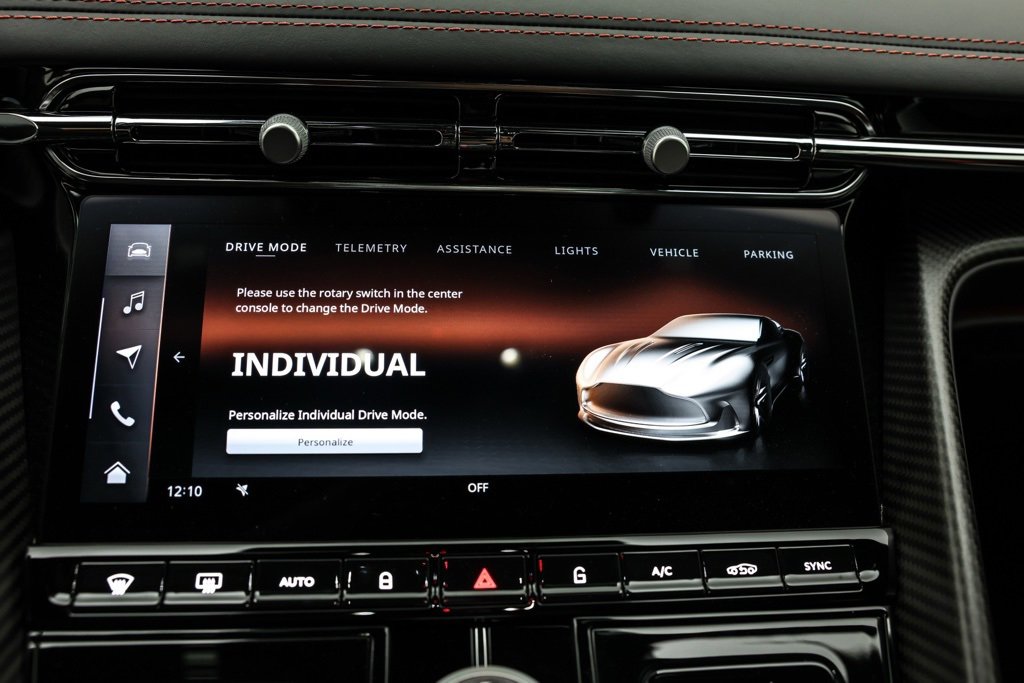 Used 2025 Aston Martin DB12 Coupe image 18