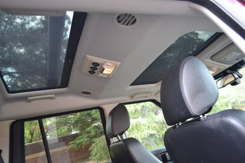 Used 2016 Land Rover LR4 HSE AWD/4WD image 32