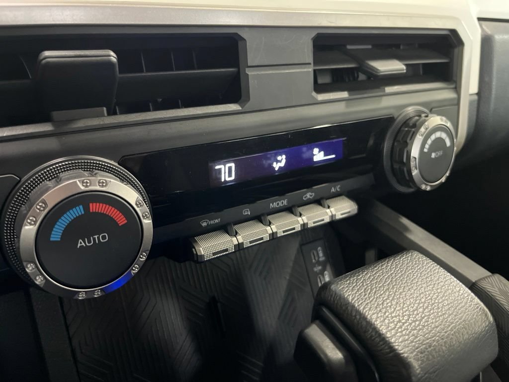 Used 2024 Toyota Tacoma TRD Off-Road AWD/4WD image 15