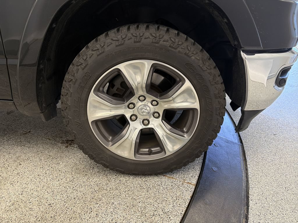 Used 2019 RAM 1500 Laramie AWD/4WD image 16
