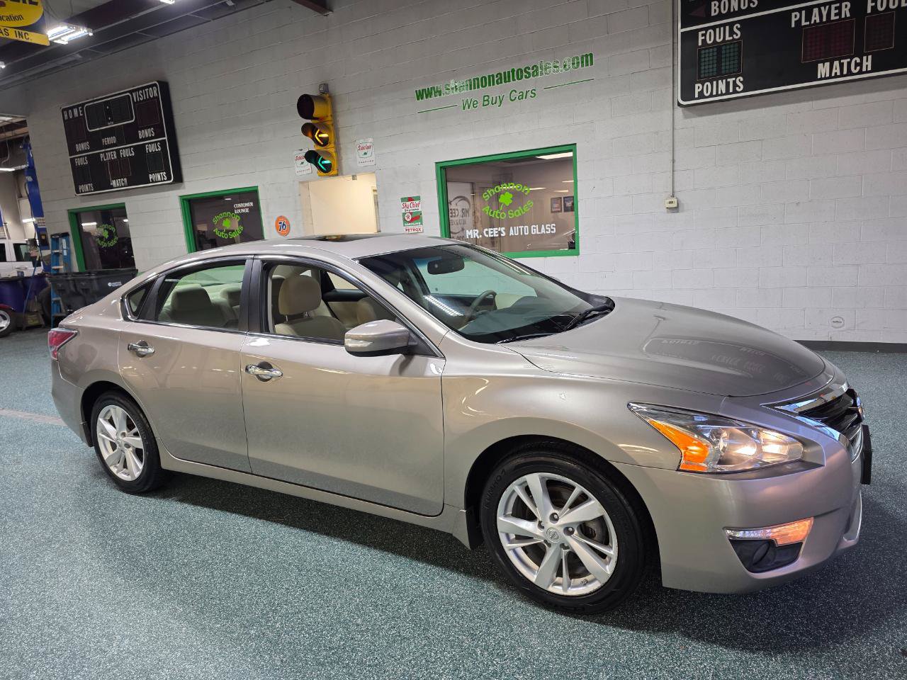 Used 2014 Nissan Altima 2.5 SV w/ Convenience Package FWD image 4