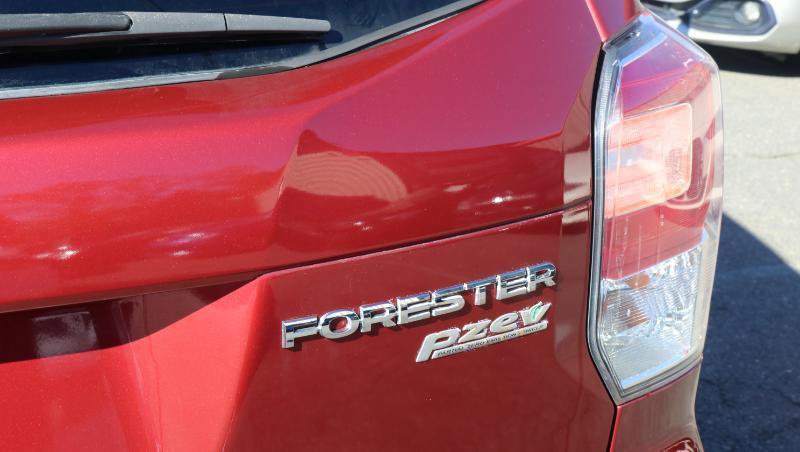 Used 2017 Subaru Forester 2.5i Limited AWD/4WD image 8
