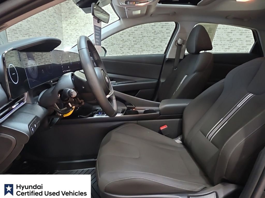 Certified 2025 Hyundai Elantra SEL FWD image 25