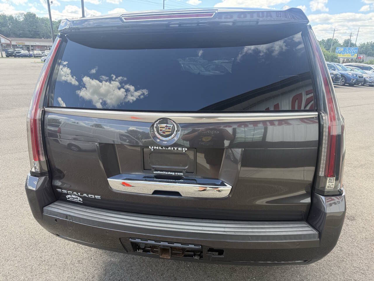 Used 2015 Cadillac Escalade Luxury AWD/4WD image 8