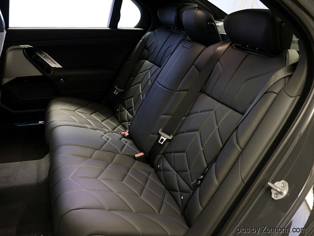 Used 2026 BMW i7 xDrive60 w/ Executive Package image 13