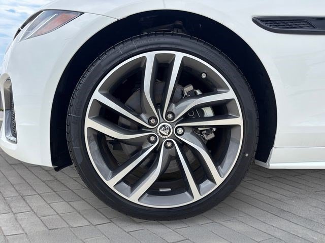 New 2024 Jaguar XF R-Dynamic SE AWD/4WD image 9