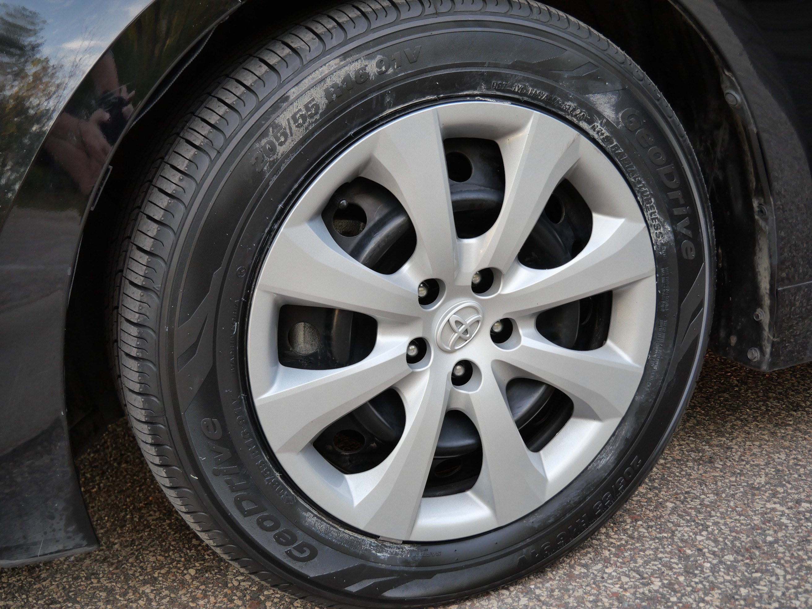 Certified 2024 Toyota Corolla LE FWD image 16