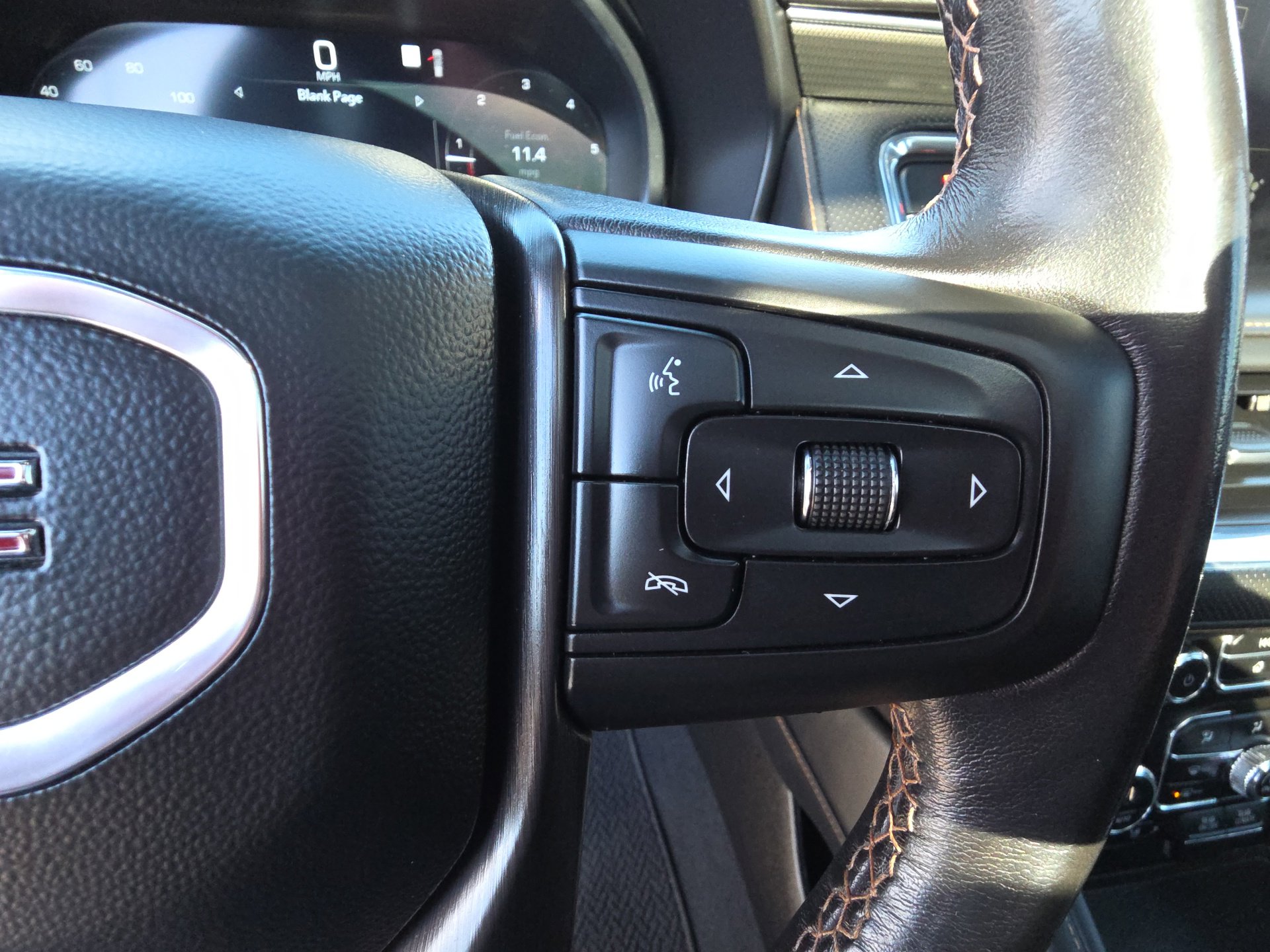 Used 2023 GMC Yukon XL AT4 w/ Technology Package image 19