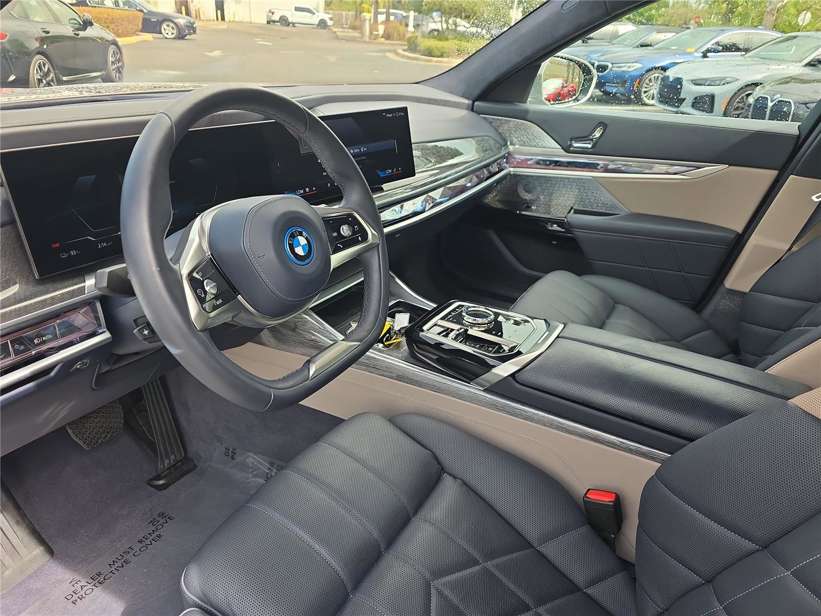 Certified 2025 BMW i7 xDrive60 w/ Executive Package image 16