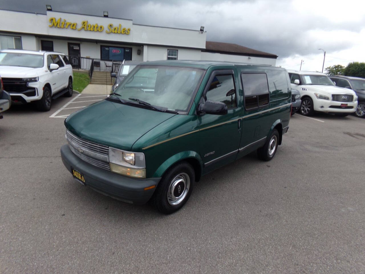 Used 1998 Chevrolet Astro w/ Convenience Group RWD image 8