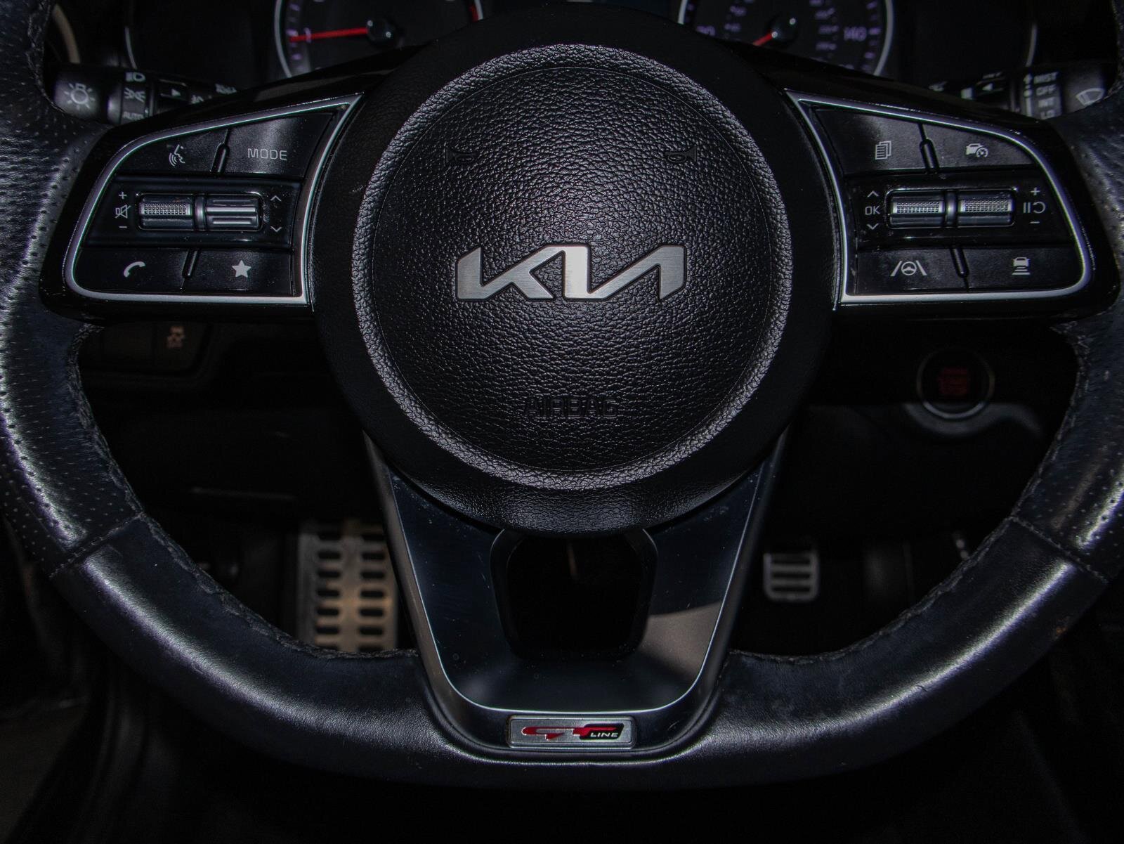 Used 2024 Kia Forte GT-Line w/ GT-Line Premium Package image 12