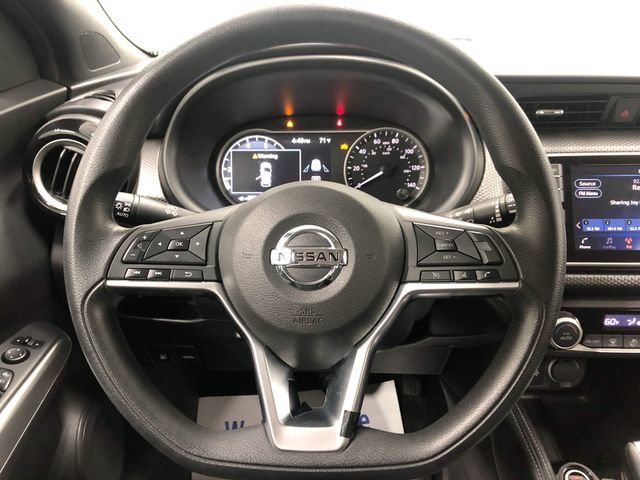 Used 2018 Nissan Kicks SV FWD image 16
