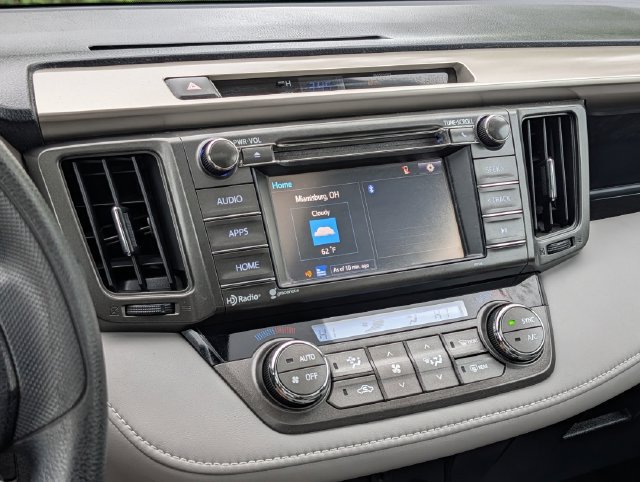 Used 2015 Toyota RAV4 XLE FWD image 17
