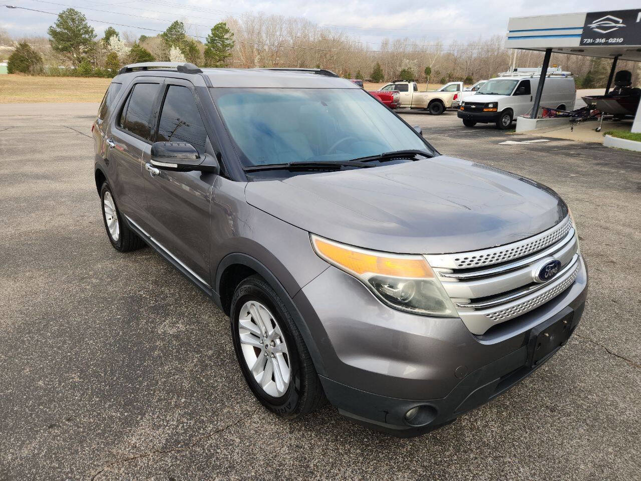 Used 2014 Ford Explorer XLT w/ Equipment Group 202A image 2