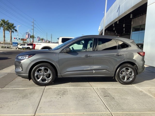 Used 2023 Ford Escape ST-Line image 5
