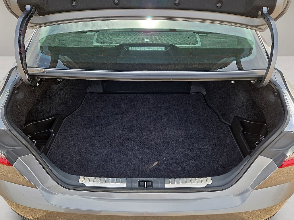 Used 2025 Toyota Camry XLE w/ Premium Plus Package image 12